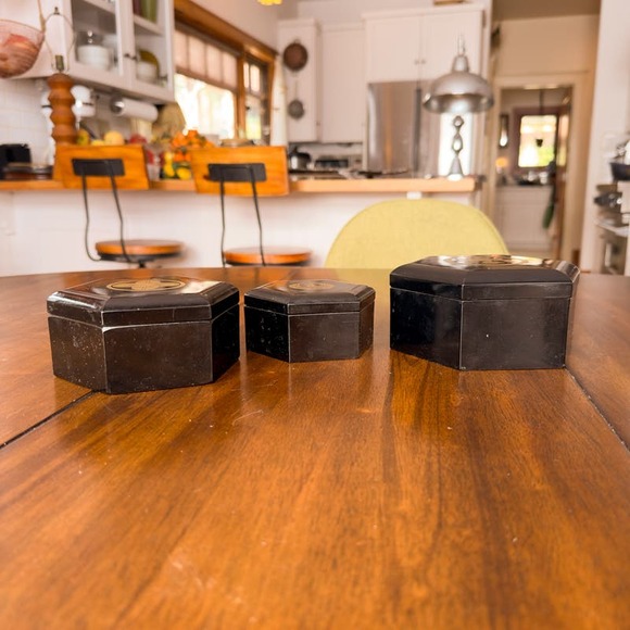 Vintage Nesting Black Lacquer Finish Boxes Hexagon Gold Print Set of Three Japan - Picture 13 of 13